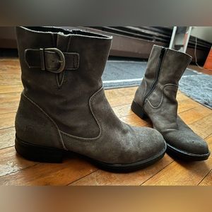 Gray suede BORN booties (Sz 8.5)